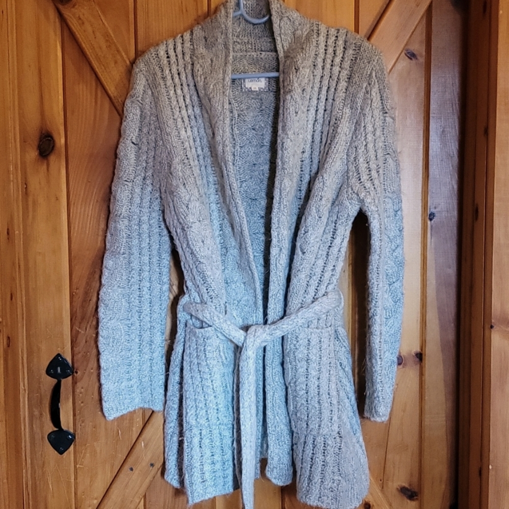 Lemon sweater